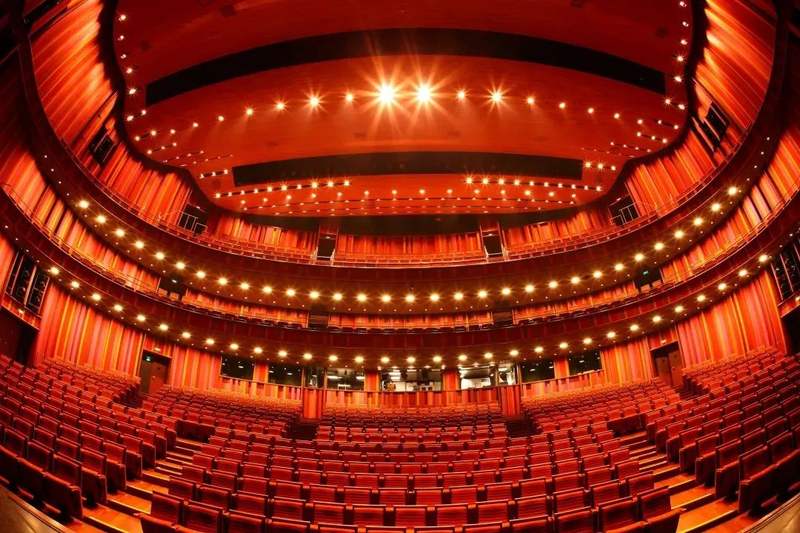 世界首演|唱响《映山红>,点亮记忆里"闪闪的红星"国家大剧院智慧管家>