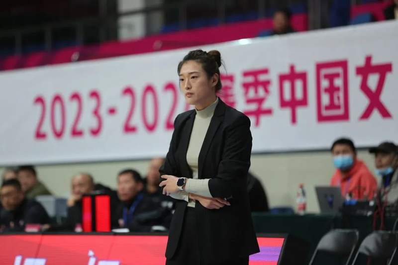 >北京首钢篮球俱乐部>2023-12-051926>北京女篮主教练张琳总结到:"