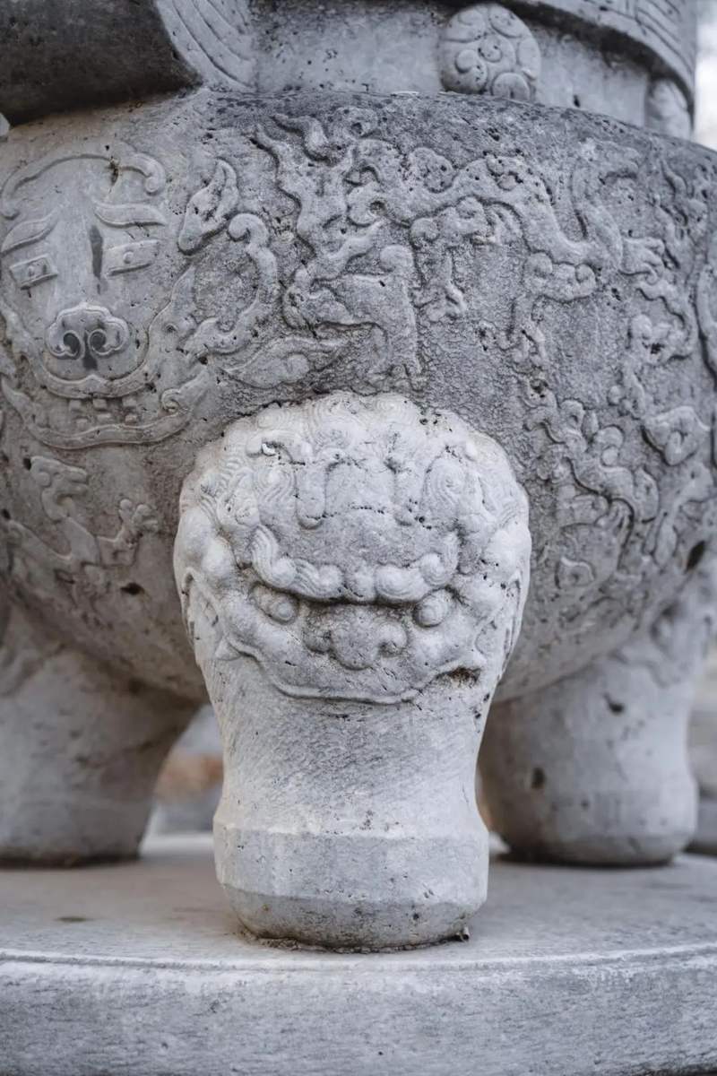 >北京大学>2024-02-091203> 文 物 档 案石雕香炉这座石雕为晚明时期