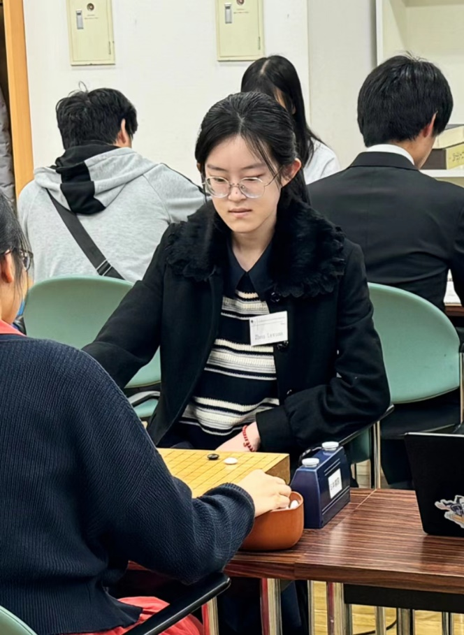 协会选派,就读于石河子大学的刘嘉琪和四川大学的周乐萱代表中国参赛