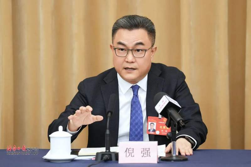 海南代表团开放团组活动答记者问实录摘登来了