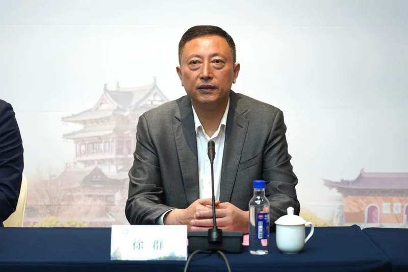 徐群用"难忘""祝贺""梦想"三个词来回顾春兰杯的历史,展望未来发展.