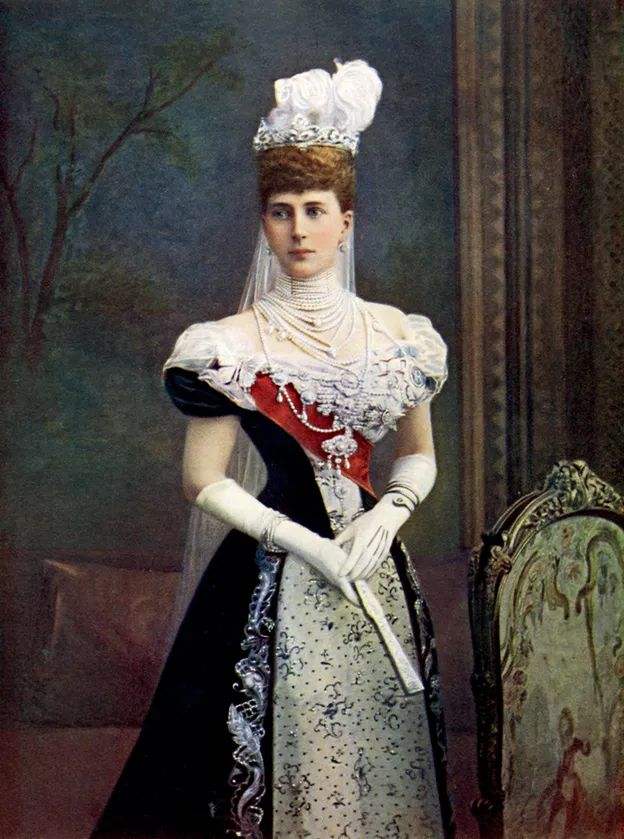 珍珠:散落在东西方之间的宝贝>文明杂志>2024-03-260825>威尔士公主在