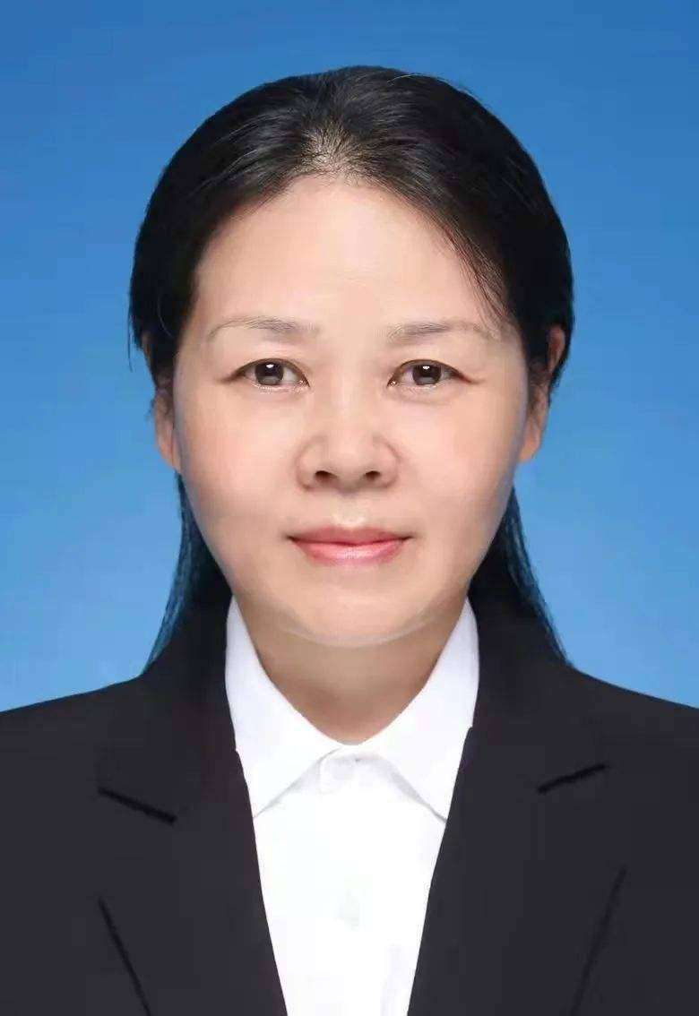 公开简历显示,郑兰荣曾任皖南医学院教务处处长(招生办主任,高教研究