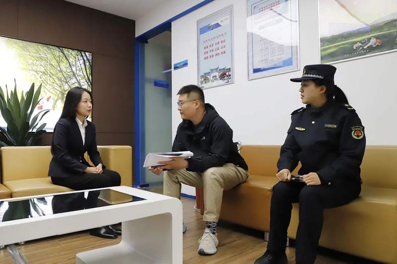 优化营商环境旺泉街道走访问需服务企业零距离