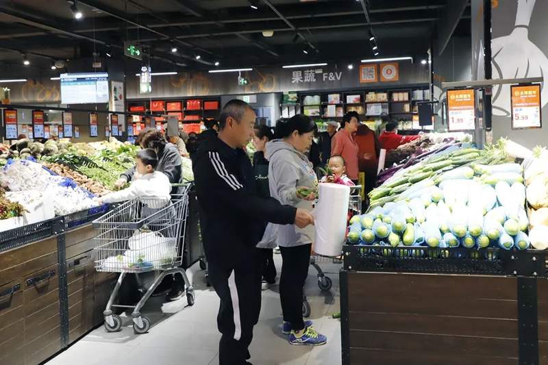 优化营商环境旺泉街道走访问需服务企业零距离