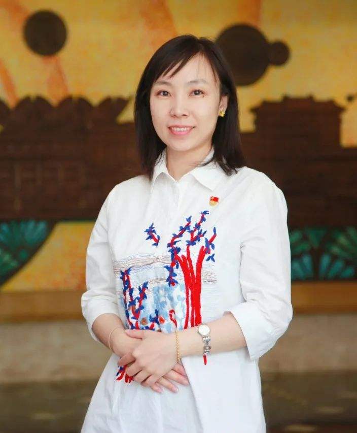 喜报你身边的紫禁杯优秀班主任