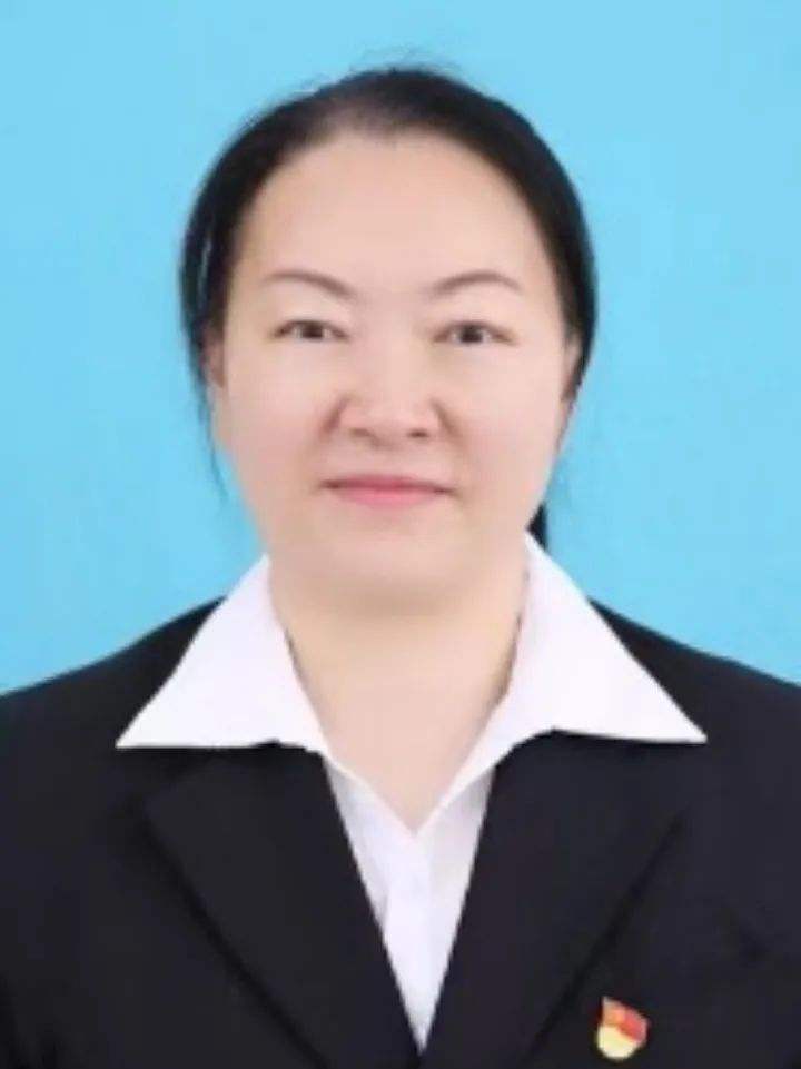 唐梅,北京市回民学校数学教师,援疆任和田市五中数学教研组长,数学