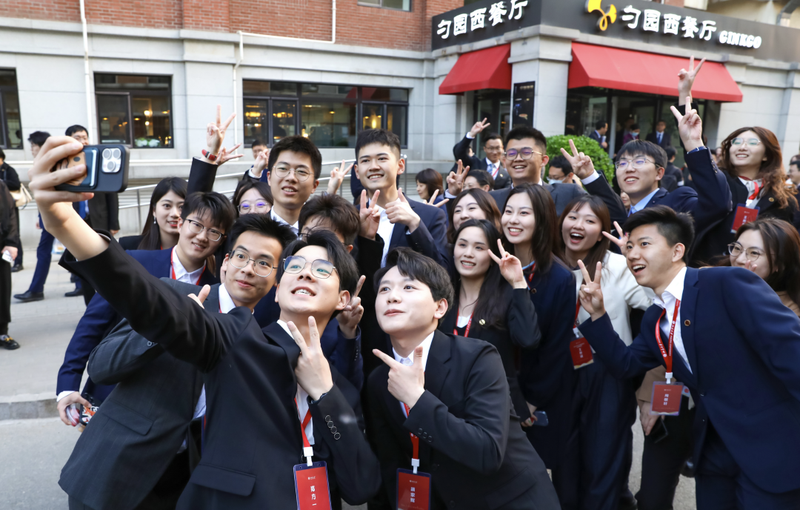 马英九首访北大台湾学生打卡家园食堂