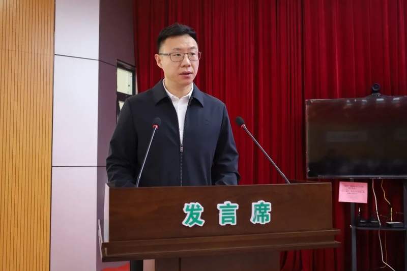 墨玉县委副书记康家铭,副领队,墨玉县委常委,副县长