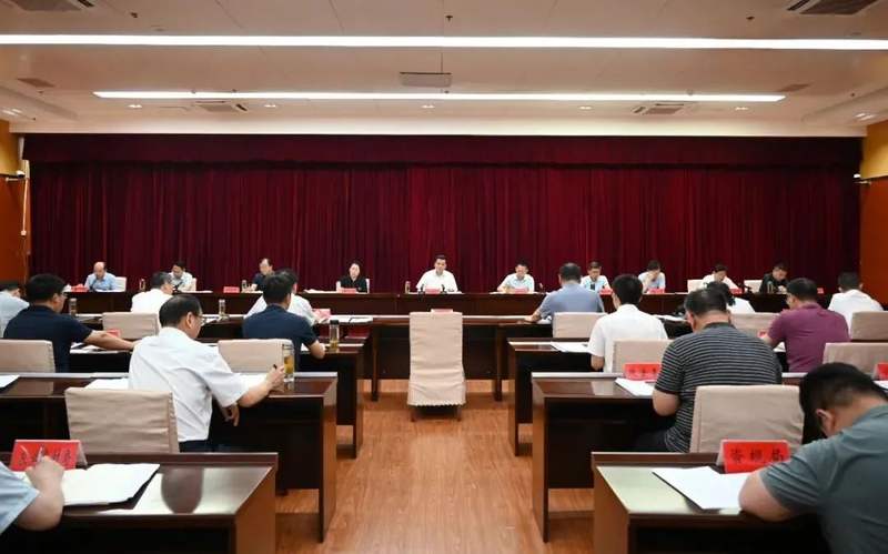 县委副书记,县长王飞虎,县领导魏艾,于群,孙晓伟,魏雷,张彦博,尹建华