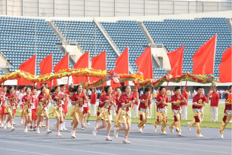 传统文化 活力再现▲ 北京市东城区文汇小学热情饱满 健康向上▲ 北京