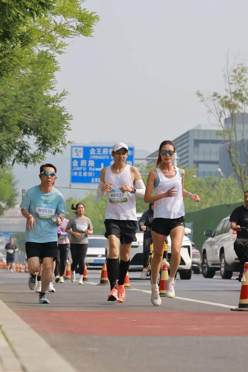 北京·银行保险产业园举办首届"活力杯"迷你马拉松