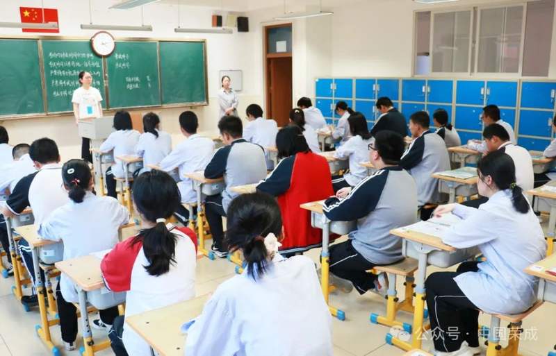 >荣成融媒>2024-06-080941>荣成市教育和体育局加强考务培训,完善高考