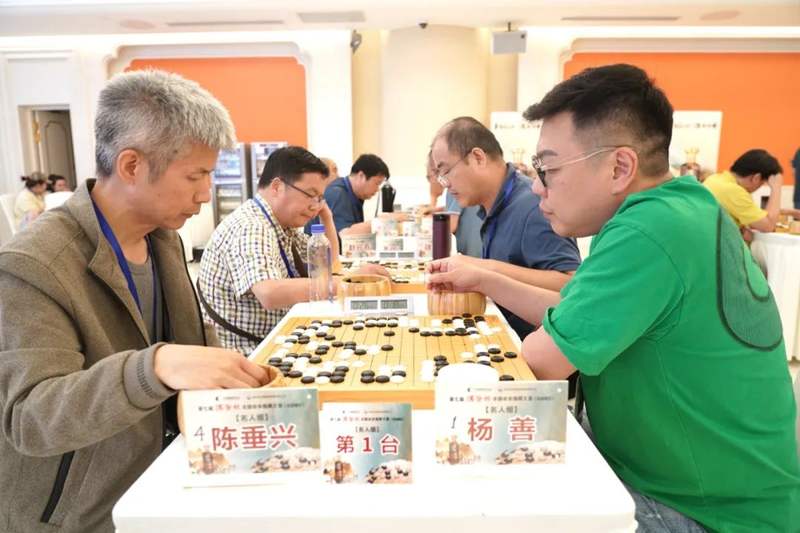 第七届"汉酱杯"全国业余围棋大赛东部赛区开赛 曹汝旭等3连胜
