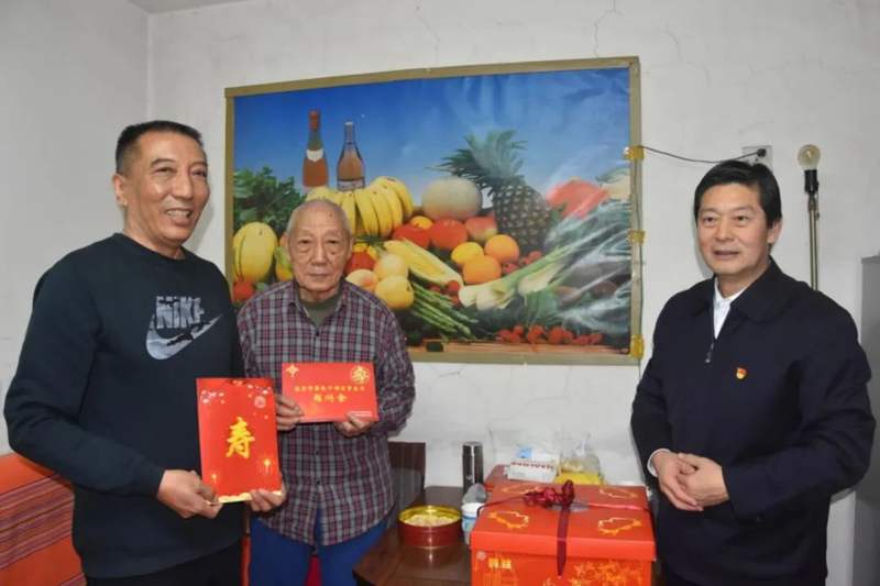 市委老干部局规范百岁生日慰问工作_北京市老干部局_北京市离休干部百岁生日慰问金标准提高