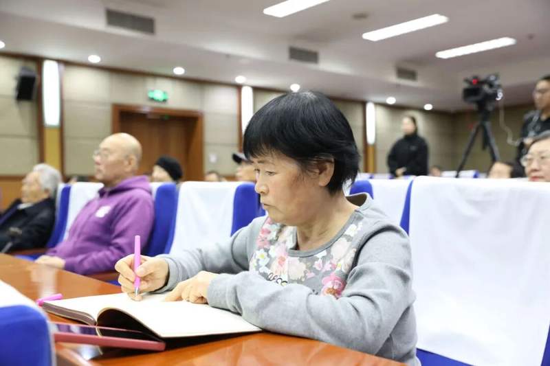 科学运动养生守护银龄健康_重阳节健康大讲堂_北京市老干部