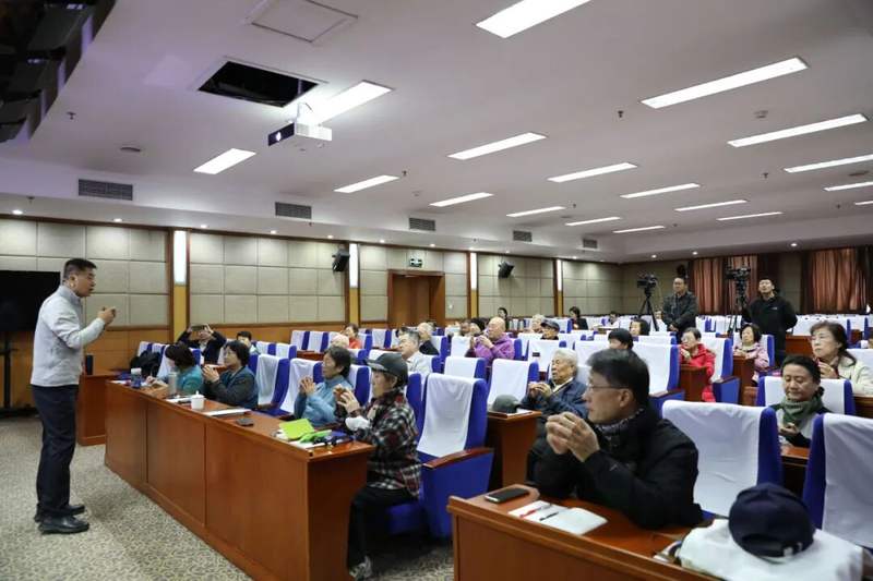 科学运动养生守护银龄健康_北京市老干部_重阳节健康大讲堂