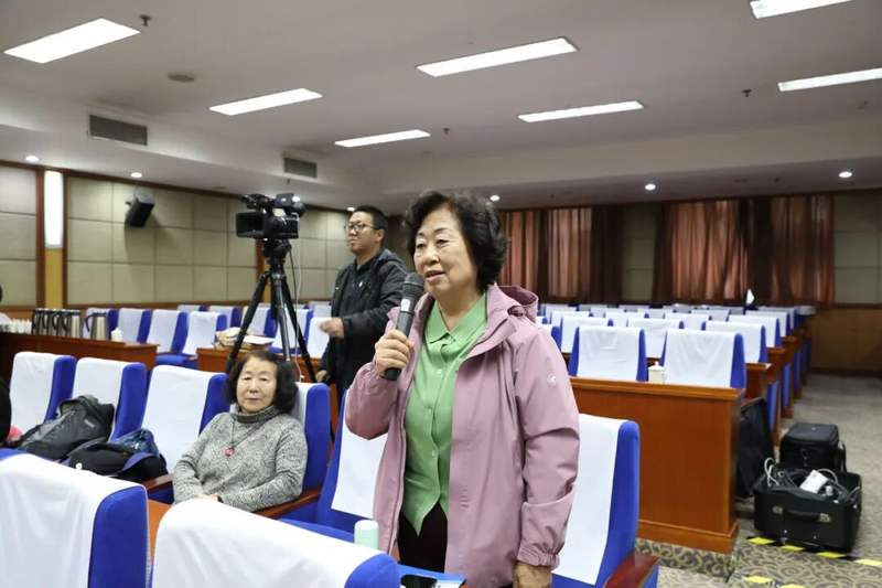 科学运动养生守护银龄健康_重阳节健康大讲堂_北京市老干部